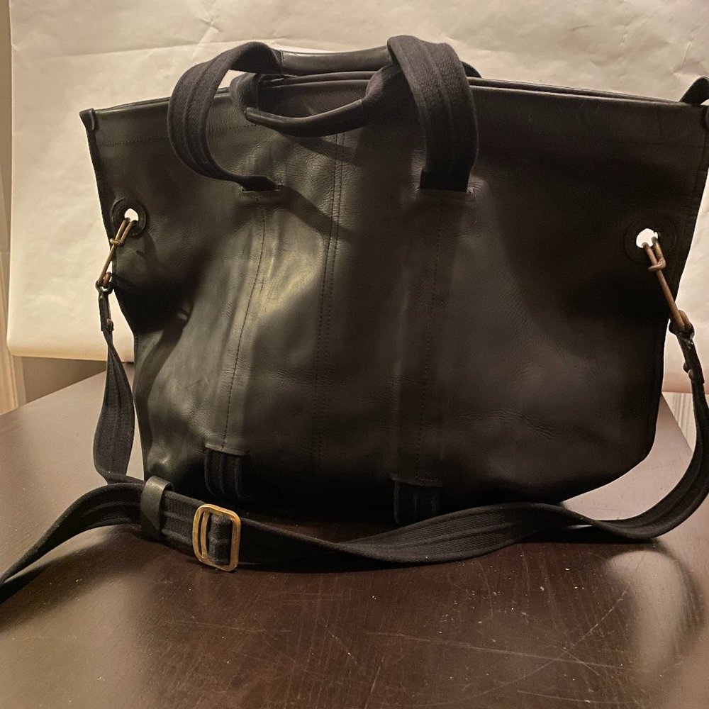 'Fitzgerald Weekender' bag by 'The Madly'